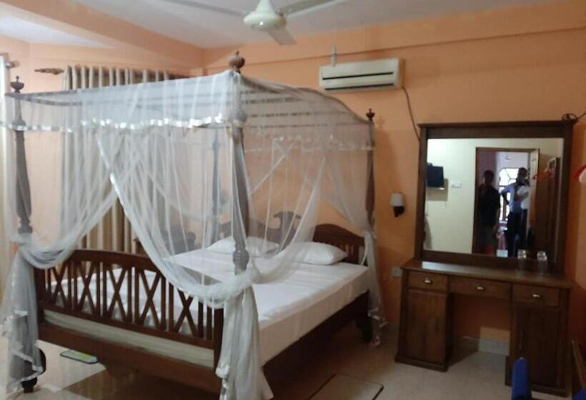 פנסיון The Golden Residence