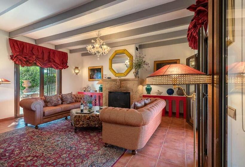 تختخواب و صبحانه La Casa Del Torero