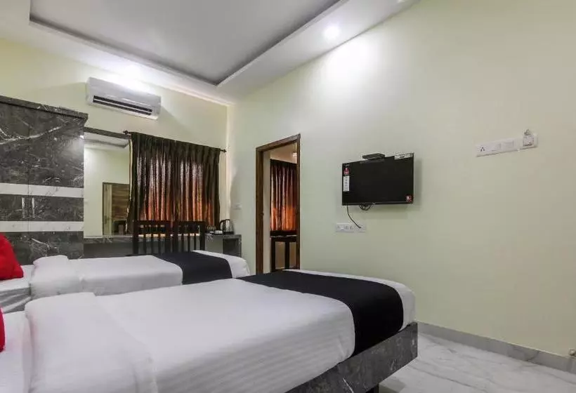 هتل Capital O 48497 Raksha Grand