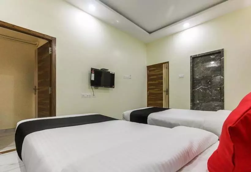 هتل Capital O 48497 Raksha Grand