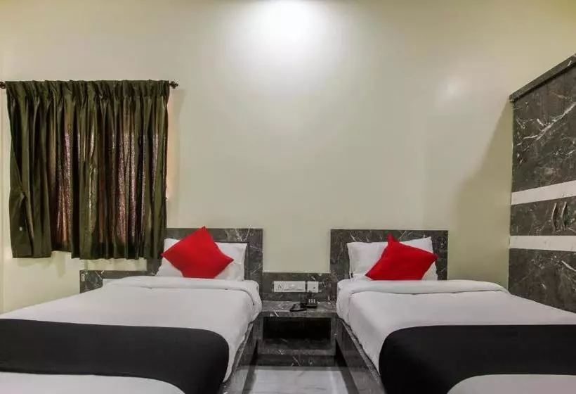 هتل Capital O 48497 Raksha Grand