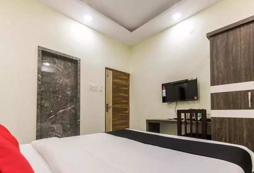 هتل Capital O 48497 Raksha Grand