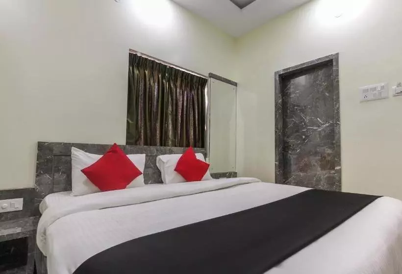 هتل Capital O 48497 Raksha Grand