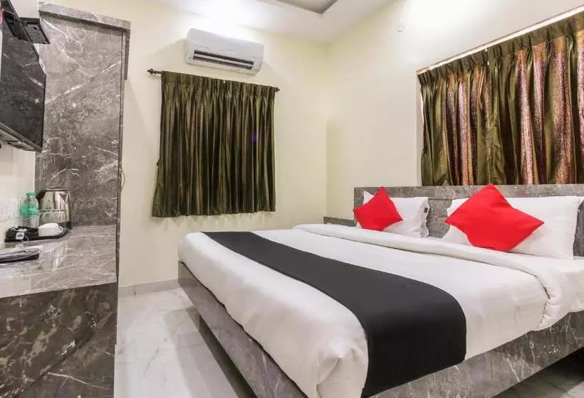 هتل Capital O 48497 Raksha Grand
