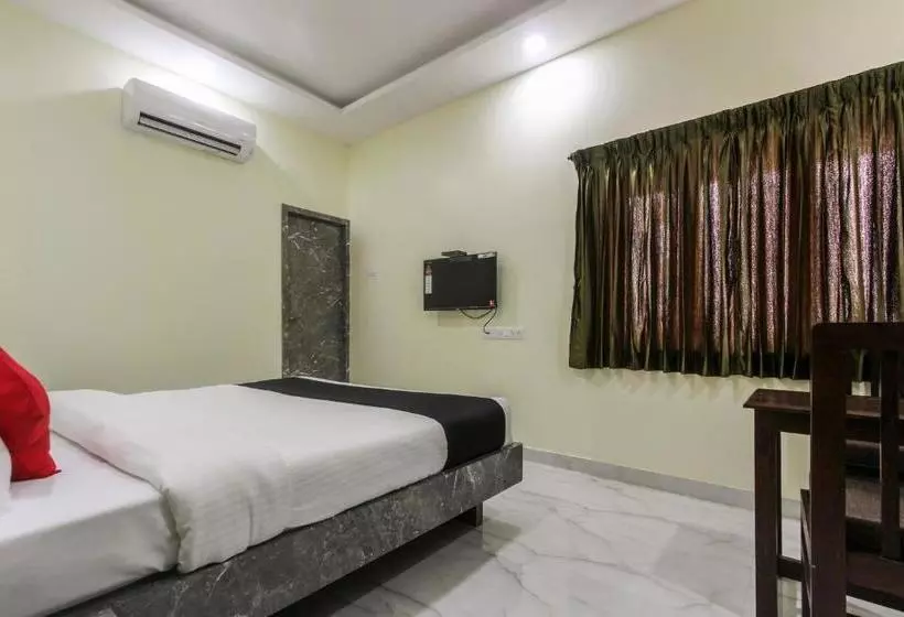 هتل Capital O 48497 Raksha Grand