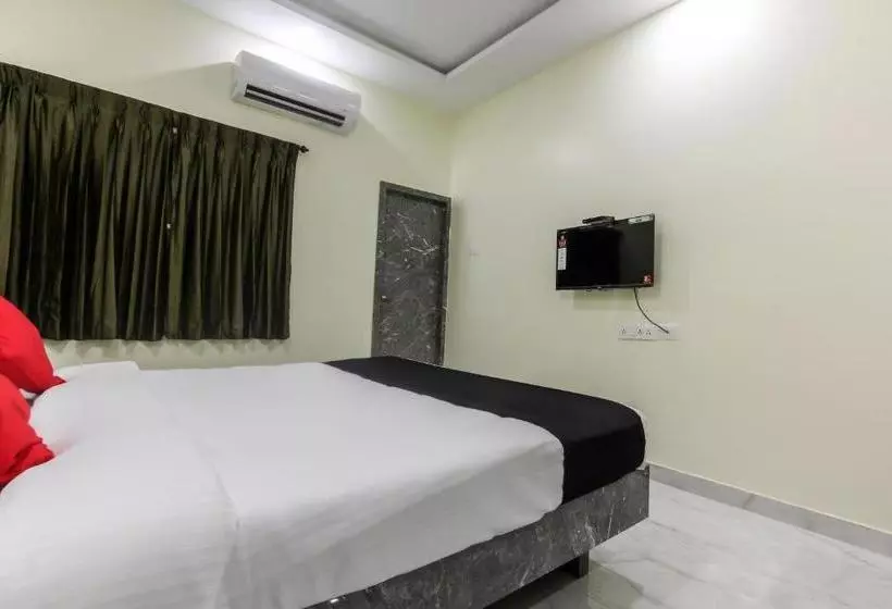 هتل Capital O 48497 Raksha Grand