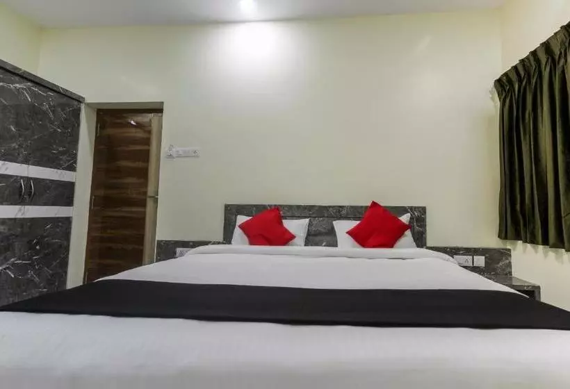 هتل Capital O 48497 Raksha Grand