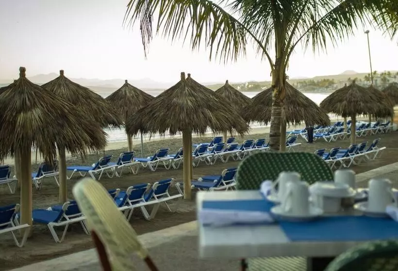 ホテル Decameron La Marina Guayabitos, Ramada All Inclusive Resort