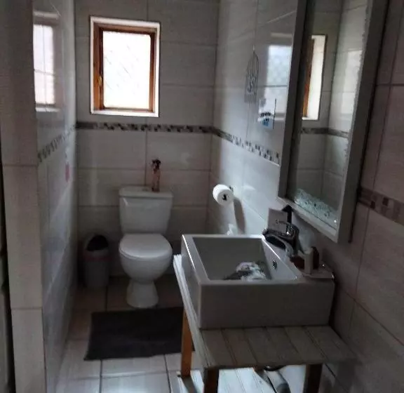 Majatalo His Vessel Guesthouse Clarens Fs