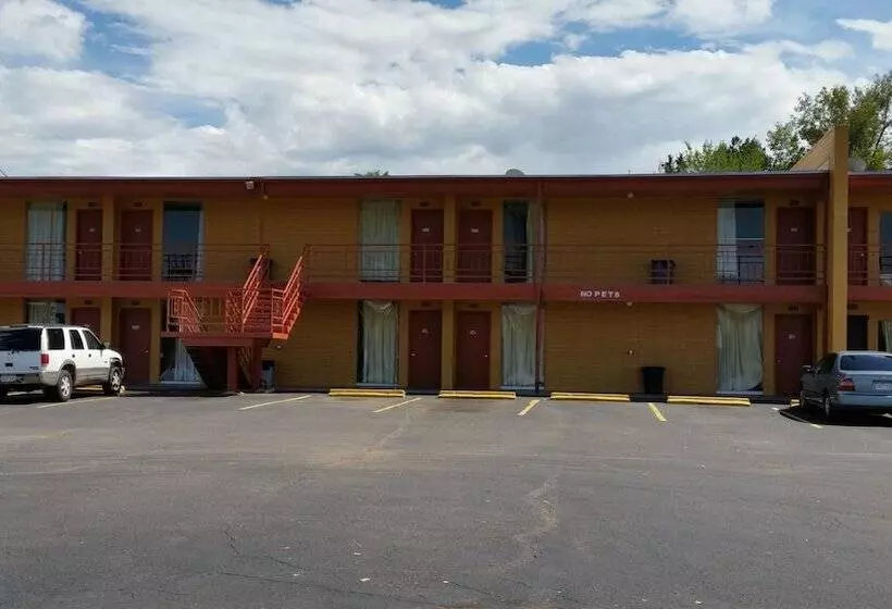 Essex House Motel
