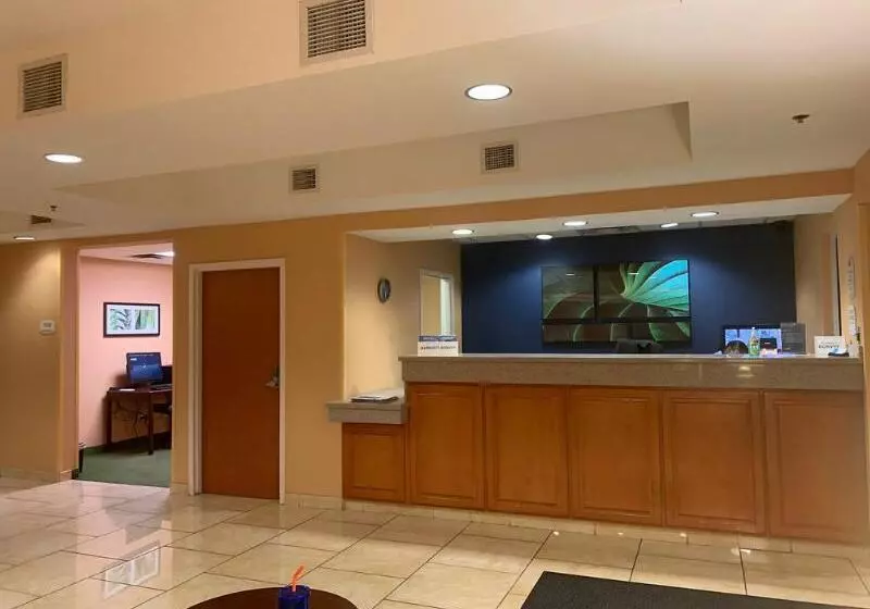 هتل Country Inn & Suites By Radisson, Fayetteville I95, Nc