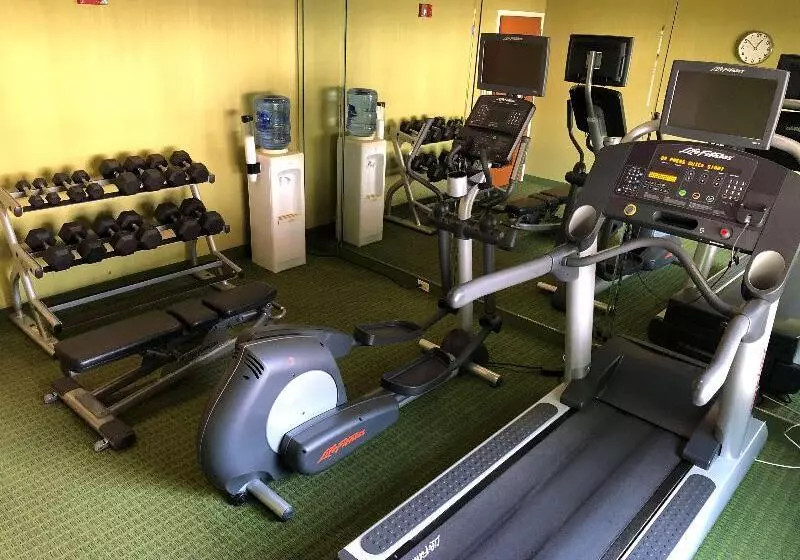 هتل Country Inn & Suites By Radisson, Fayetteville I95, Nc