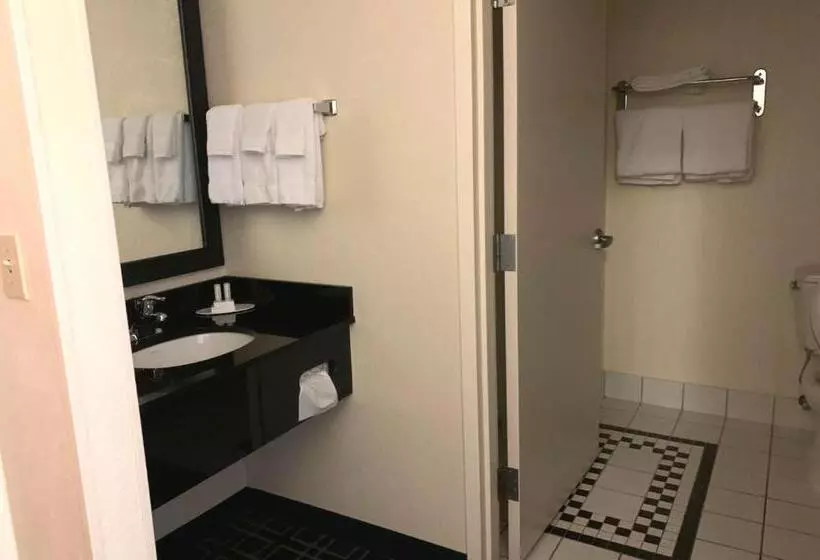 هتل Country Inn & Suites By Radisson, Fayetteville I95, Nc