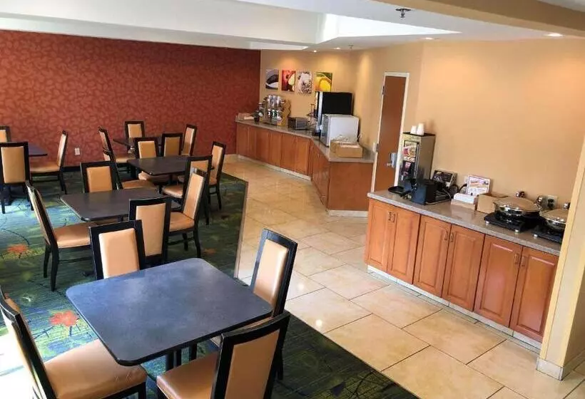 هتل Country Inn & Suites By Radisson, Fayetteville I95, Nc