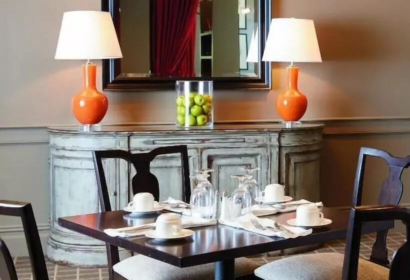 בית מלון כפרי Ethan Allen