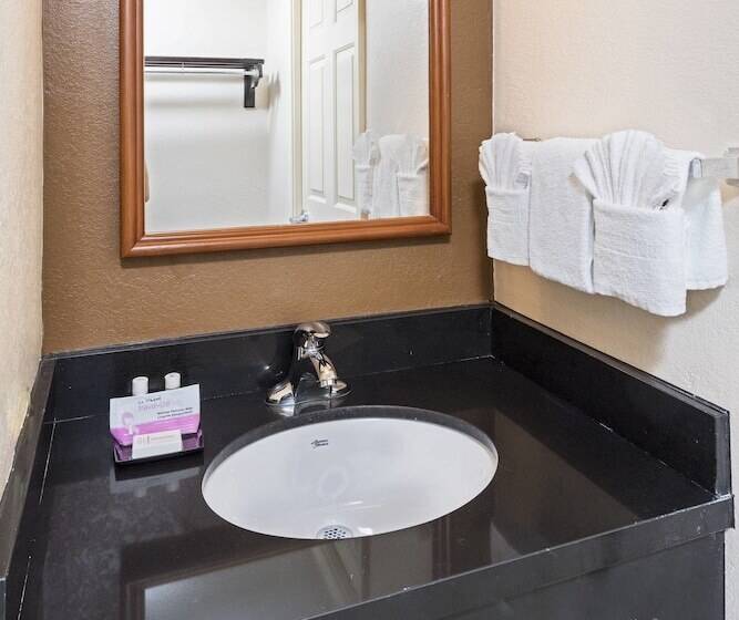 فندق Fairfield Inn & Suites By Marriott Atlanta Perimeter Center