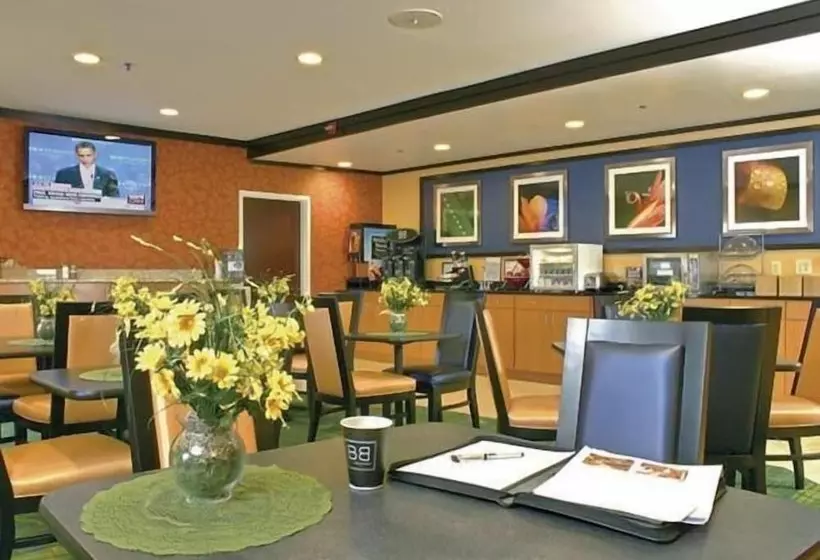 호텔 Fairfield Inn Suites Brunswick