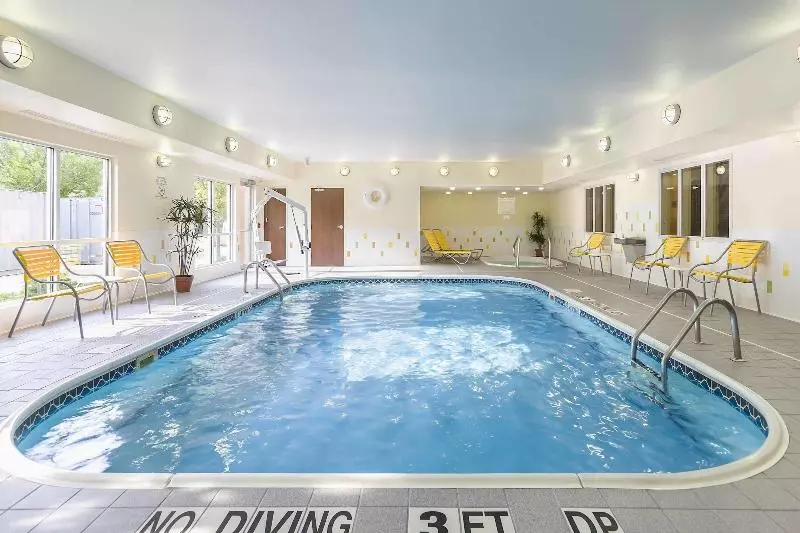 호텔 Fairfield Inn & Suites Holland