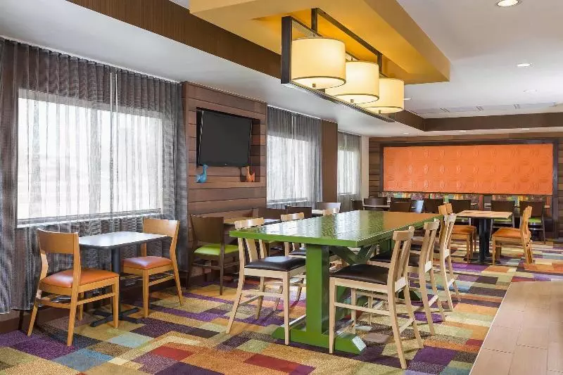 호텔 Fairfield Inn & Suites Holland