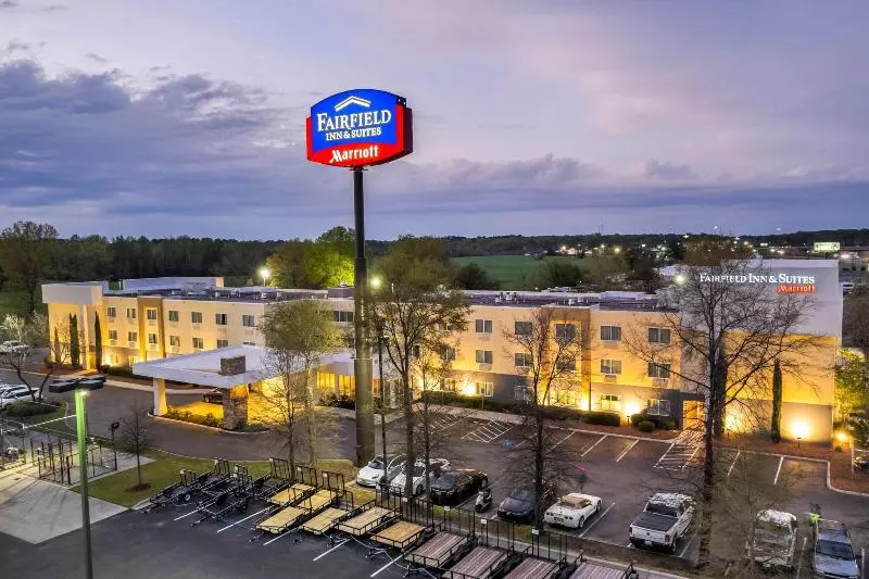 Отель Fairfield Inn By Marriott Lumberton