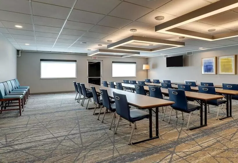 Отель Holiday Inn Express Kenner   New Orleans Airport, An Ihg