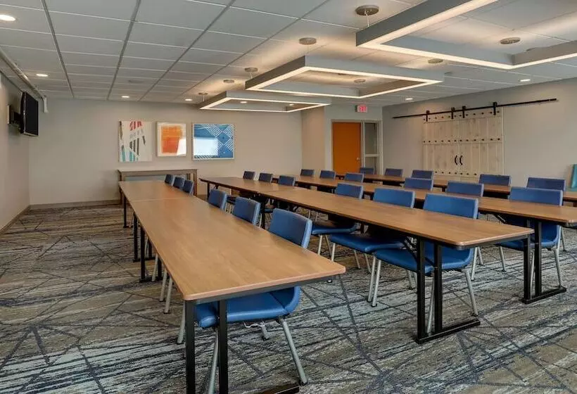 Отель Holiday Inn Express Kenner   New Orleans Airport, An Ihg