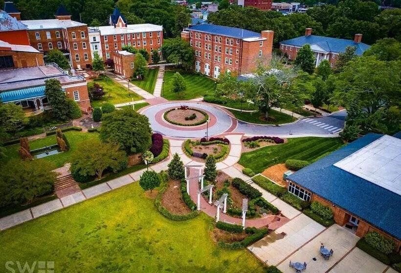 Отель Holiday Inn Spartanburg Northwest