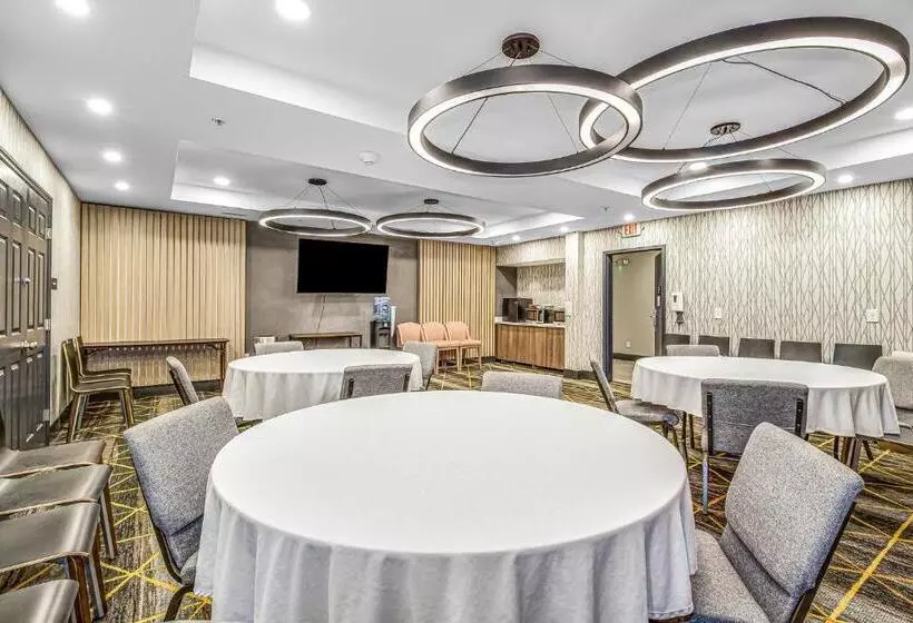 Отель Holiday Inn Spartanburg Northwest