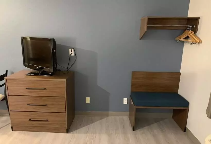 호텔 Hometowne Studios By Red Roof East Lansing   Okemos