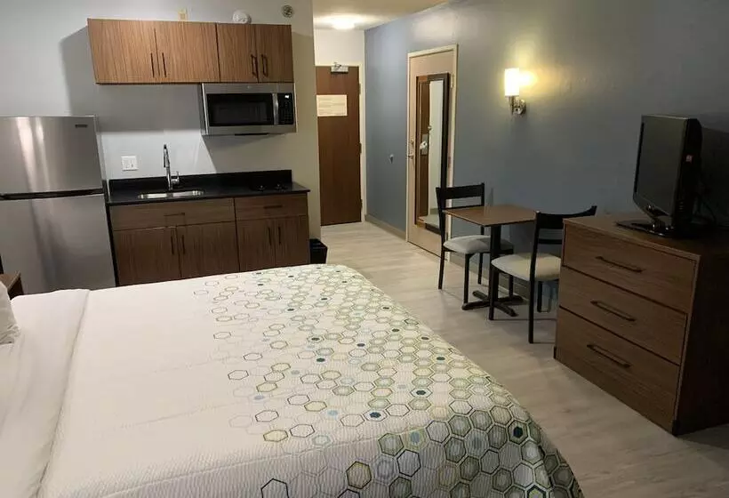 호텔 Hometowne Studios By Red Roof East Lansing   Okemos