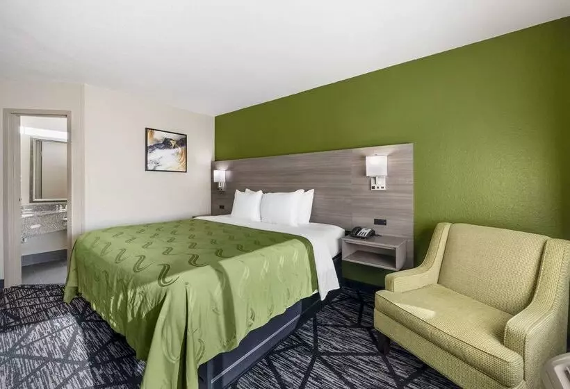 هتل Quality Inn