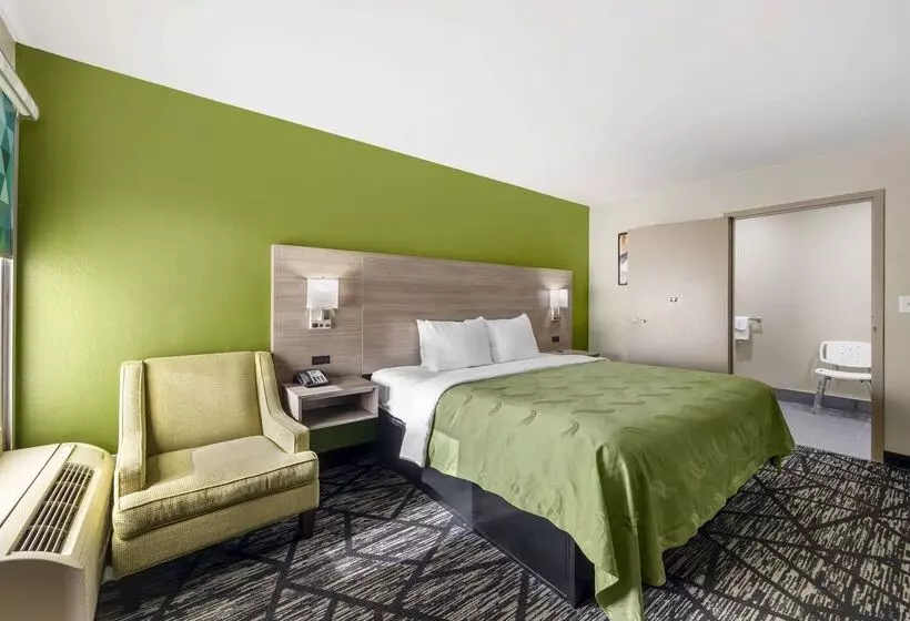 هتل Quality Inn