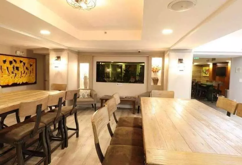 בית מלון כפרי Quality Inn Miami Airport  Doral