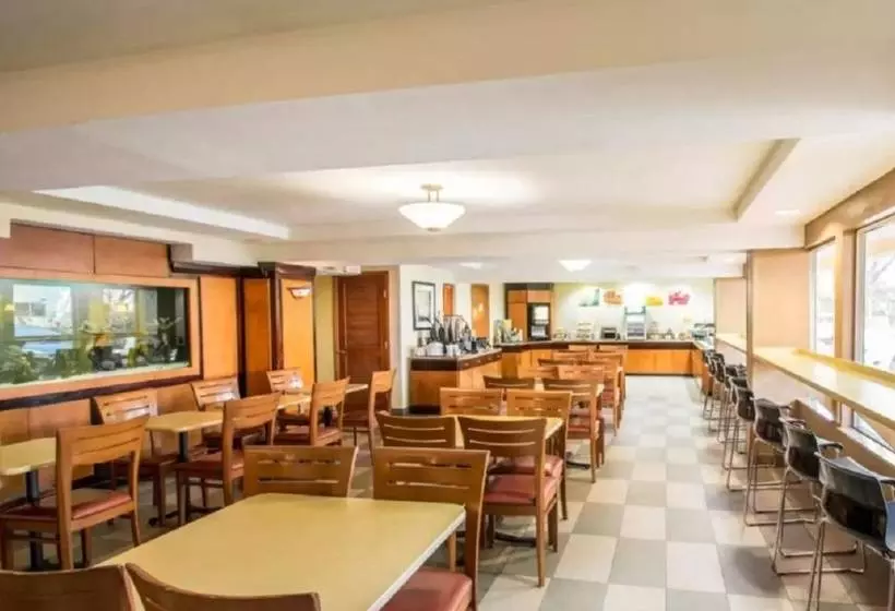 בית מלון כפרי Quality Inn Miami Airport  Doral