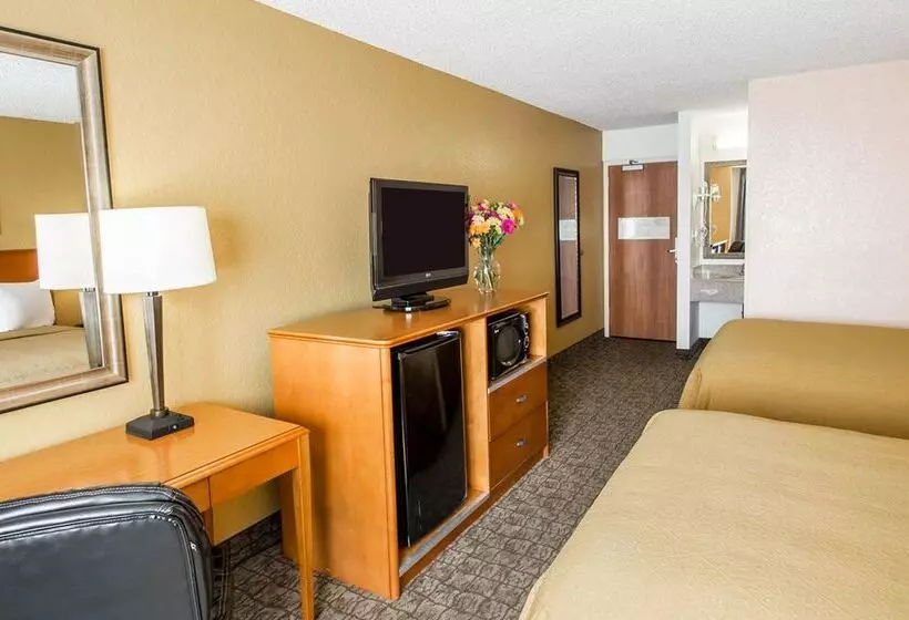 בית מלון כפרי Quality Inn Miami Airport  Doral