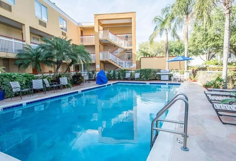 בית מלון כפרי Quality Inn Miami Airport  Doral