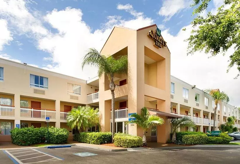 בית מלון כפרי Quality Inn Miami Airport  Doral