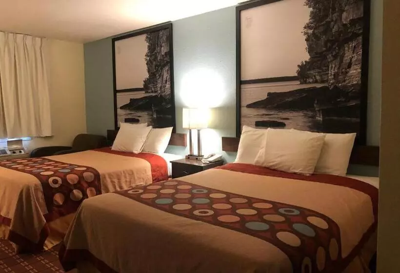 Отель Super 8 By Wyndham Plover Stevens Point Area