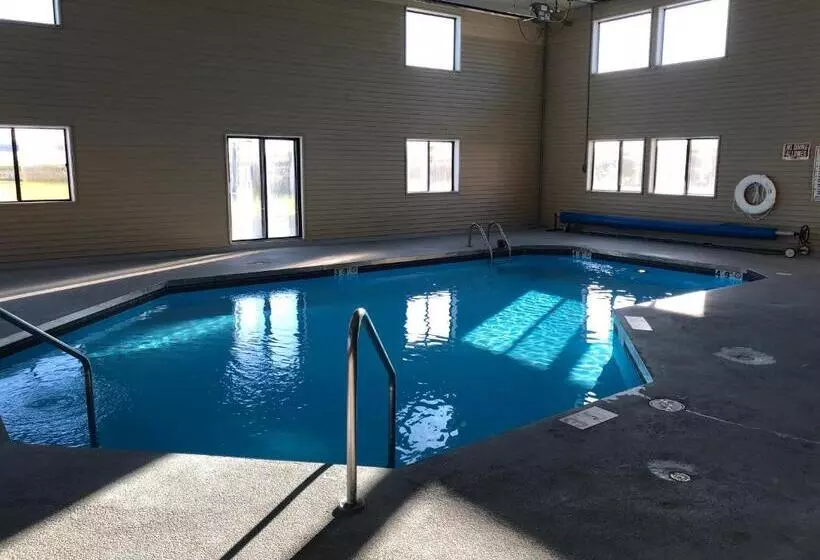 Отель Super 8 By Wyndham Plover Stevens Point Area