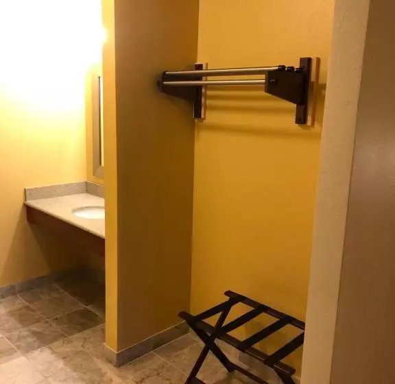 Отель Super 8 By Wyndham Plover Stevens Point Area