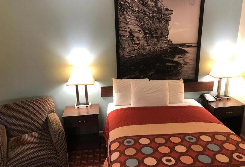 فندق Super 8 By Wyndham Plover Stevens Point Area