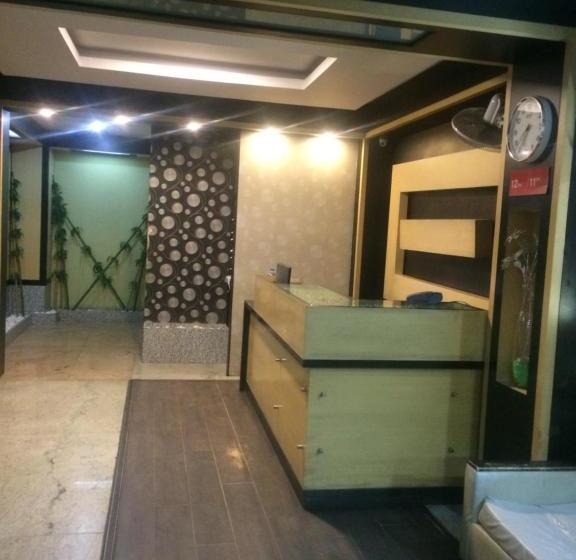 הוסטל Green Wood Inn An Executive