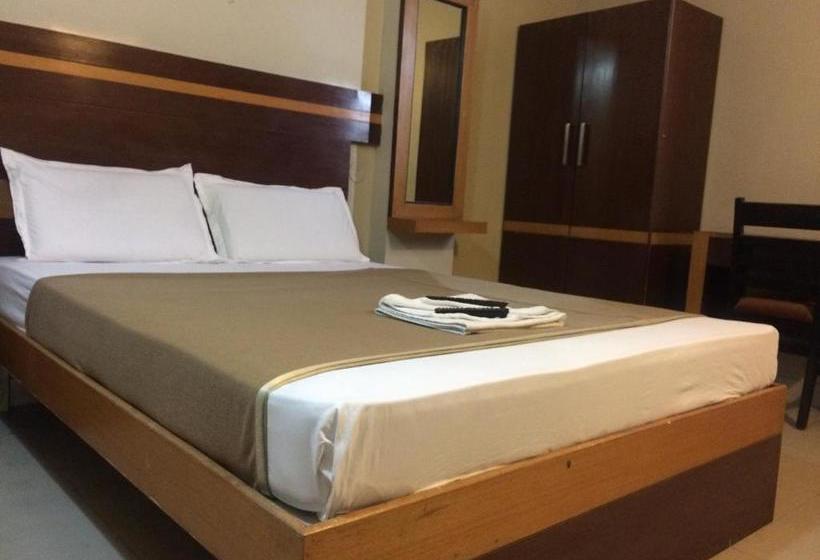 הוסטל Green Wood Inn An Executive