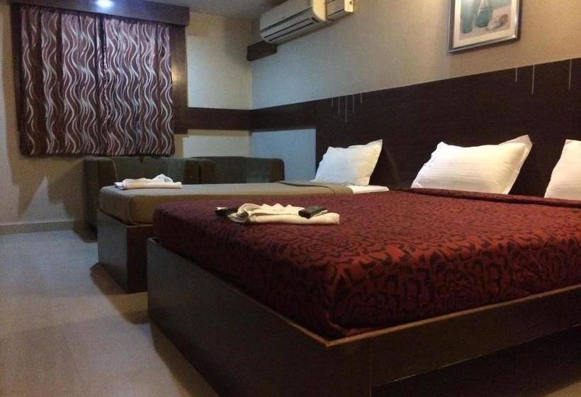 הוסטל Green Wood Inn An Executive