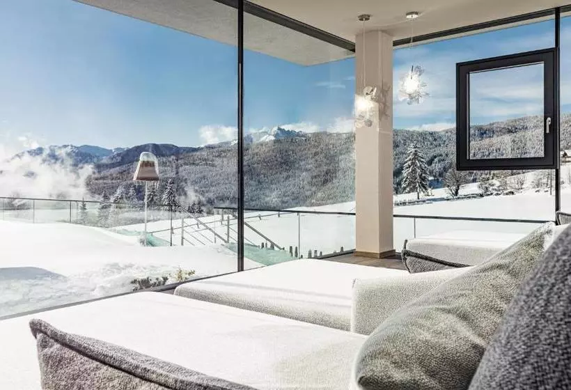 Hotelli Alpine Spa Resort Sonnenberg