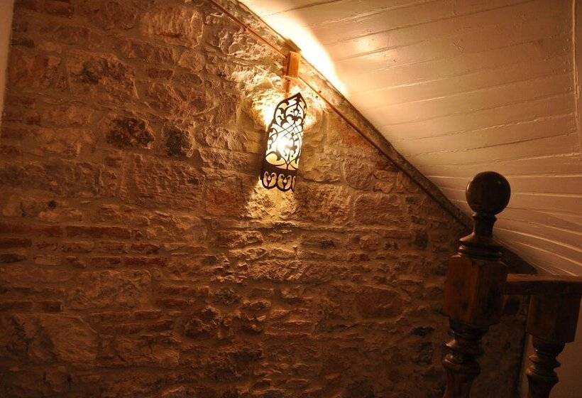 تختخواب و صبحانه Olea Leya Boutique