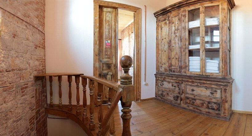 تختخواب و صبحانه Olea Leya Boutique