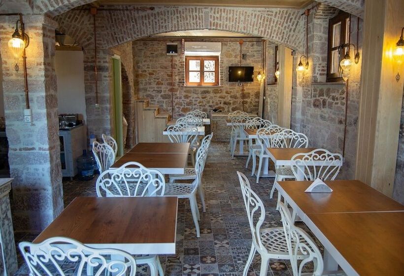 تختخواب و صبحانه Olea Leya Boutique