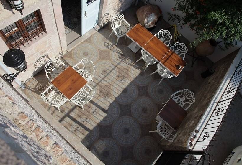 تختخواب و صبحانه Olea Leya Boutique