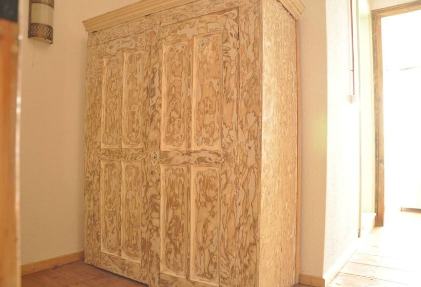 تختخواب و صبحانه Olea Leya Boutique